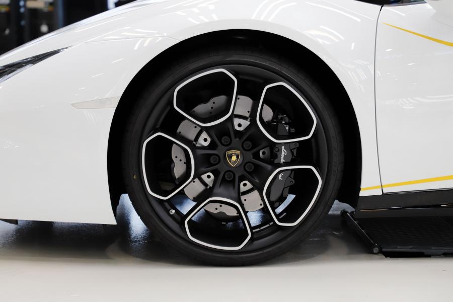 Колеса Lamborghini Huracan RWD Ad Personam (06894) 2017 года  (фото 11 из 13)